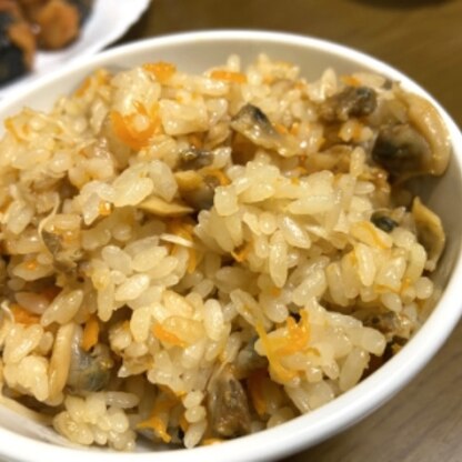 あさりの旨味がお米にしみこんでいくらでも食べられるおいしさでした。翌日、おにぎりにしたのもおいしかったです。ごちそうさまでした。